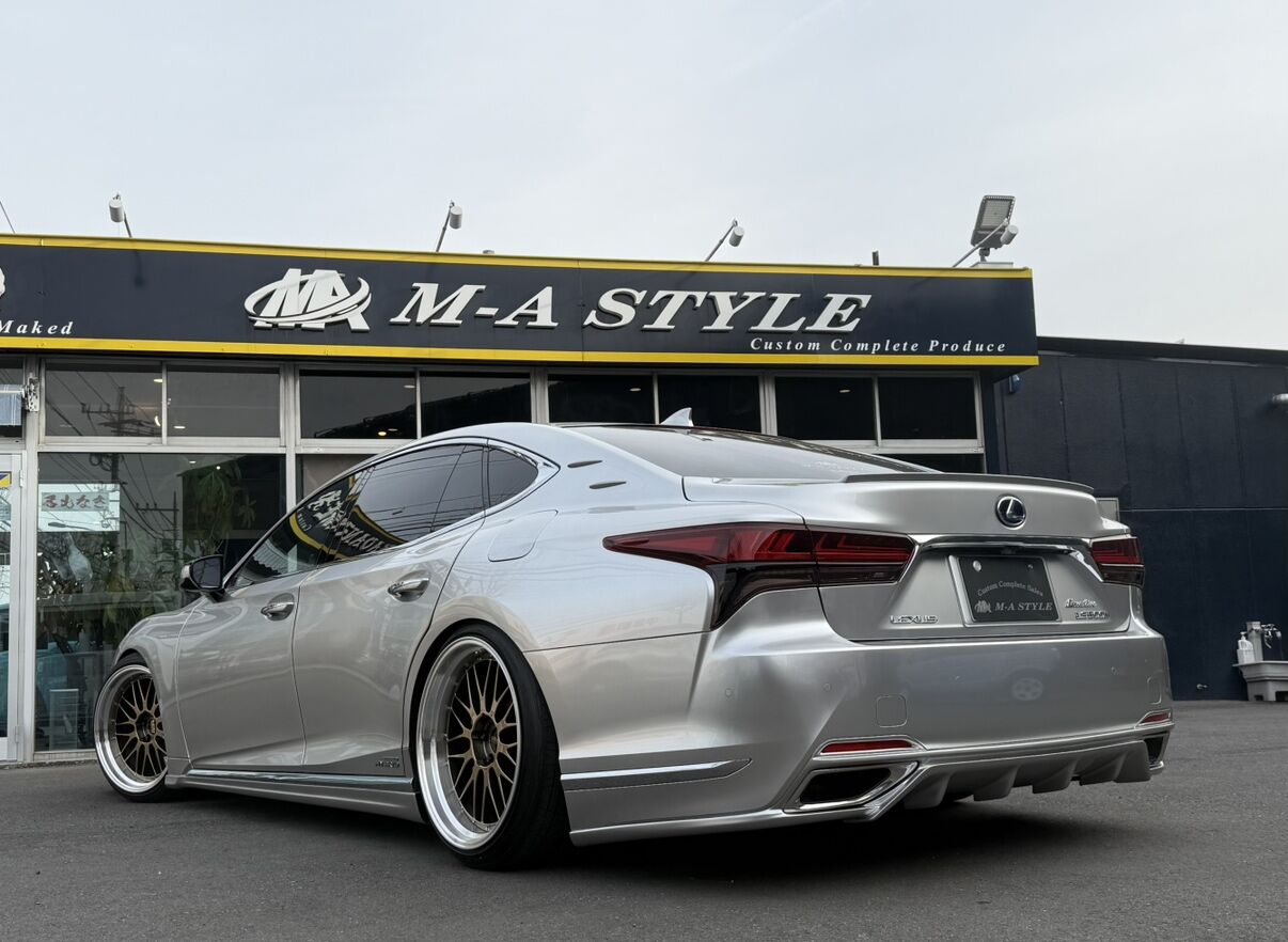 レクサスLS500h　エグゼクティブ